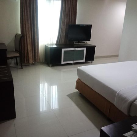 Manise Hotel อัมบอน ภายนอก รูปภาพ