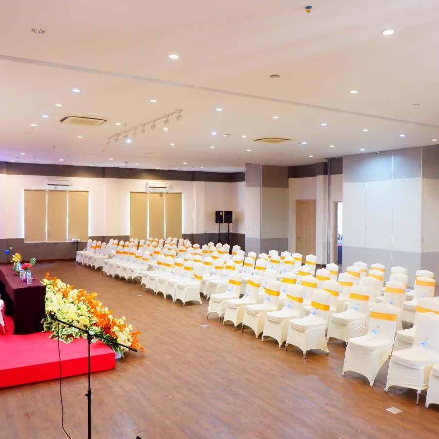 Manise Hotel อัมบอน ภายนอก รูปภาพ