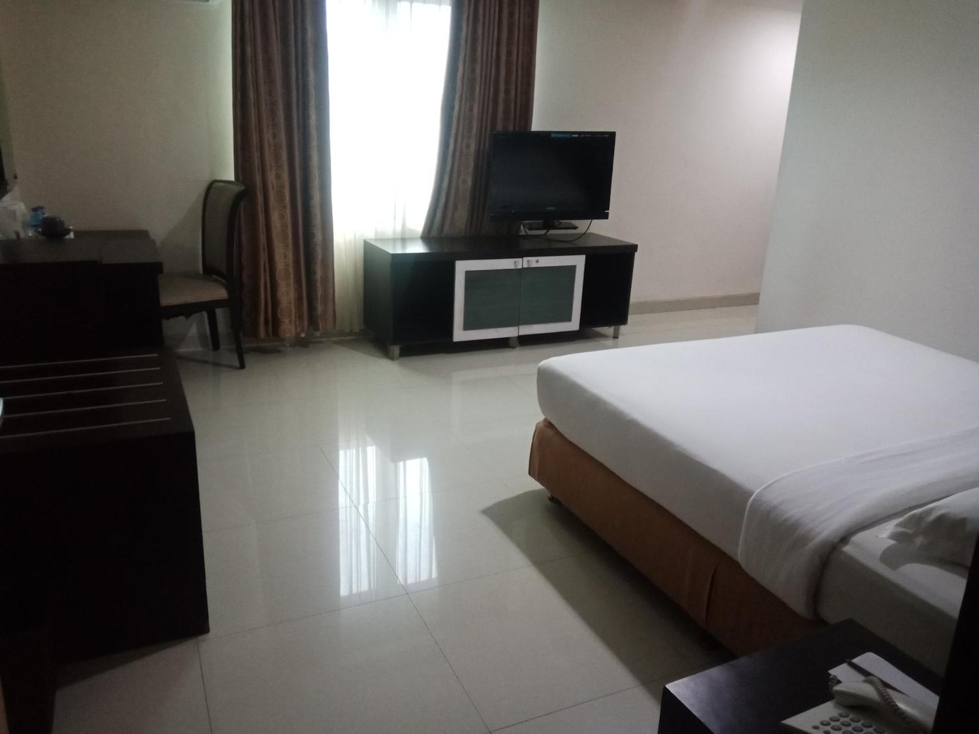 Manise Hotel อัมบอน ภายนอก รูปภาพ