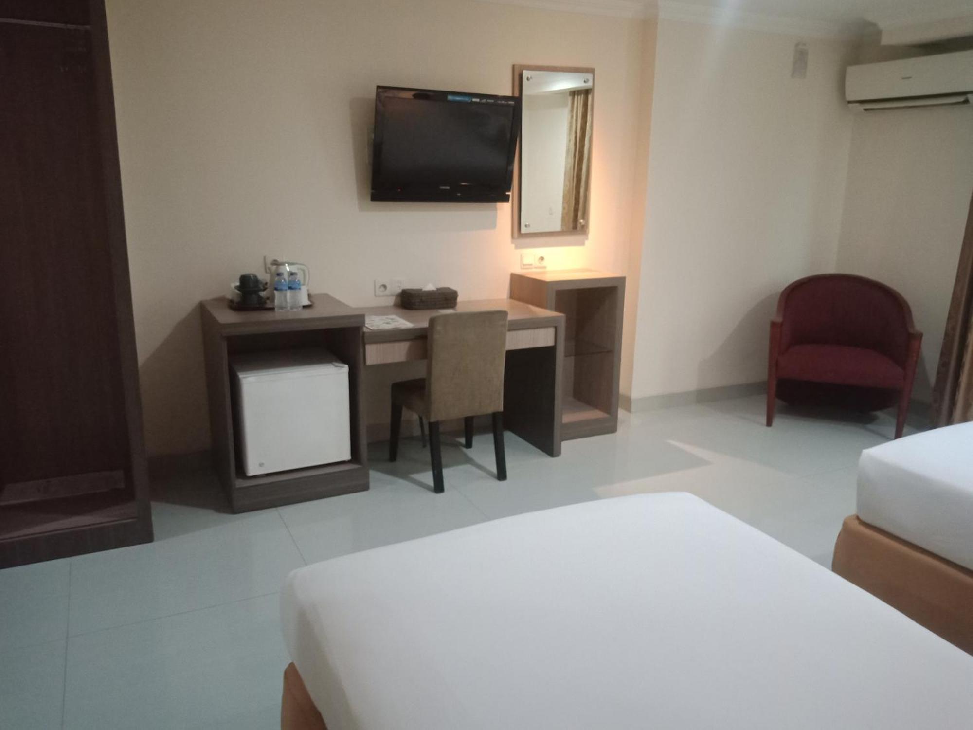 Manise Hotel อัมบอน ภายนอก รูปภาพ
