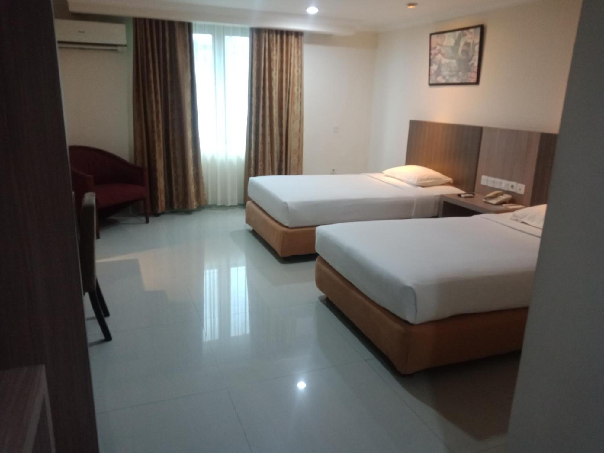 Manise Hotel อัมบอน ภายนอก รูปภาพ