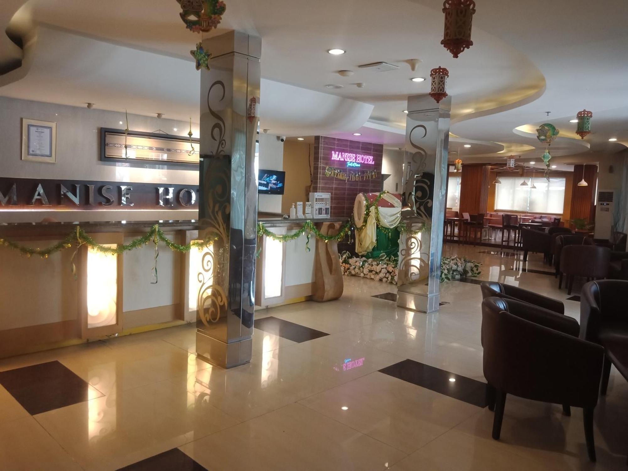 Manise Hotel อัมบอน ภายนอก รูปภาพ