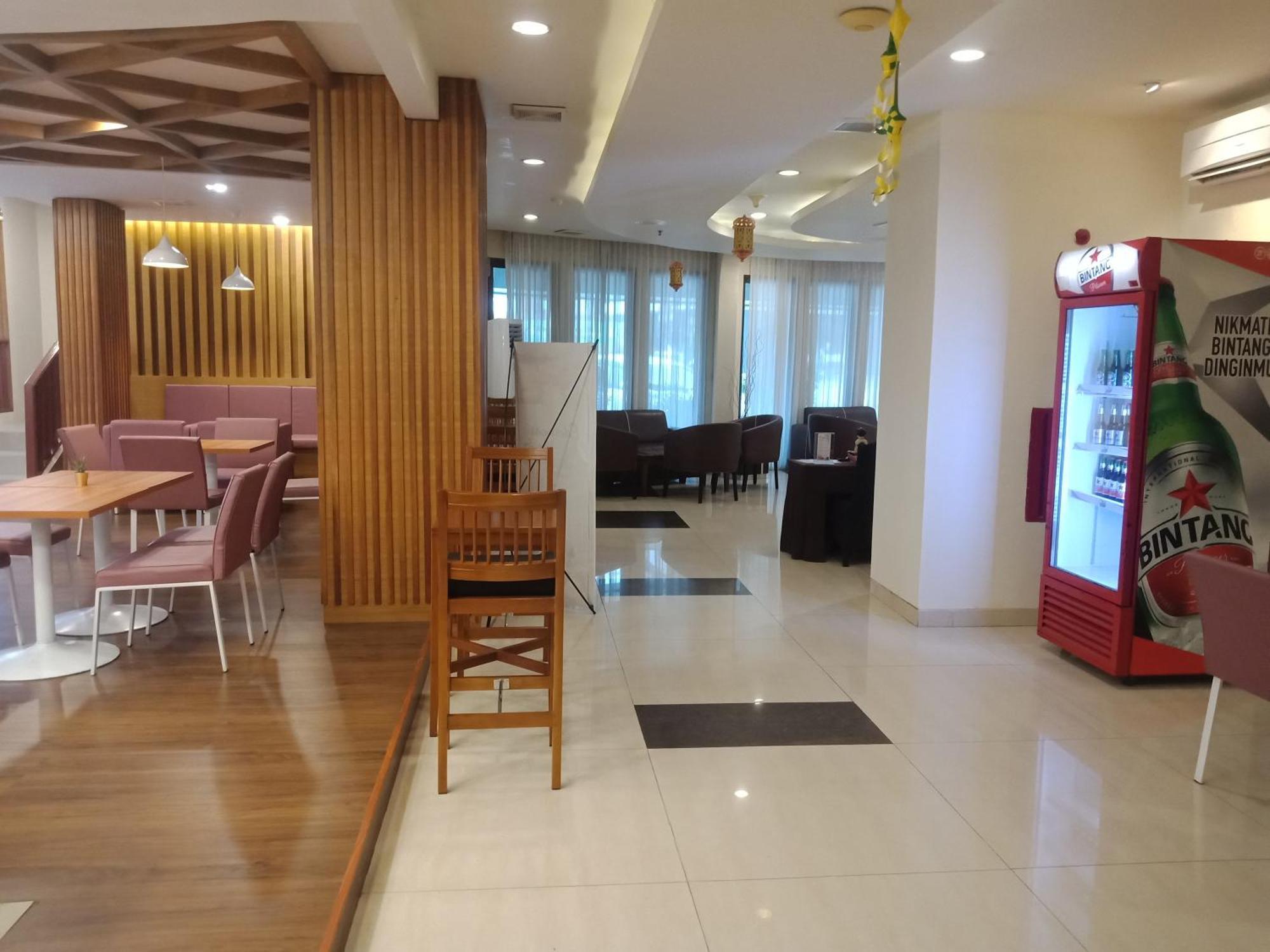 Manise Hotel อัมบอน ภายนอก รูปภาพ