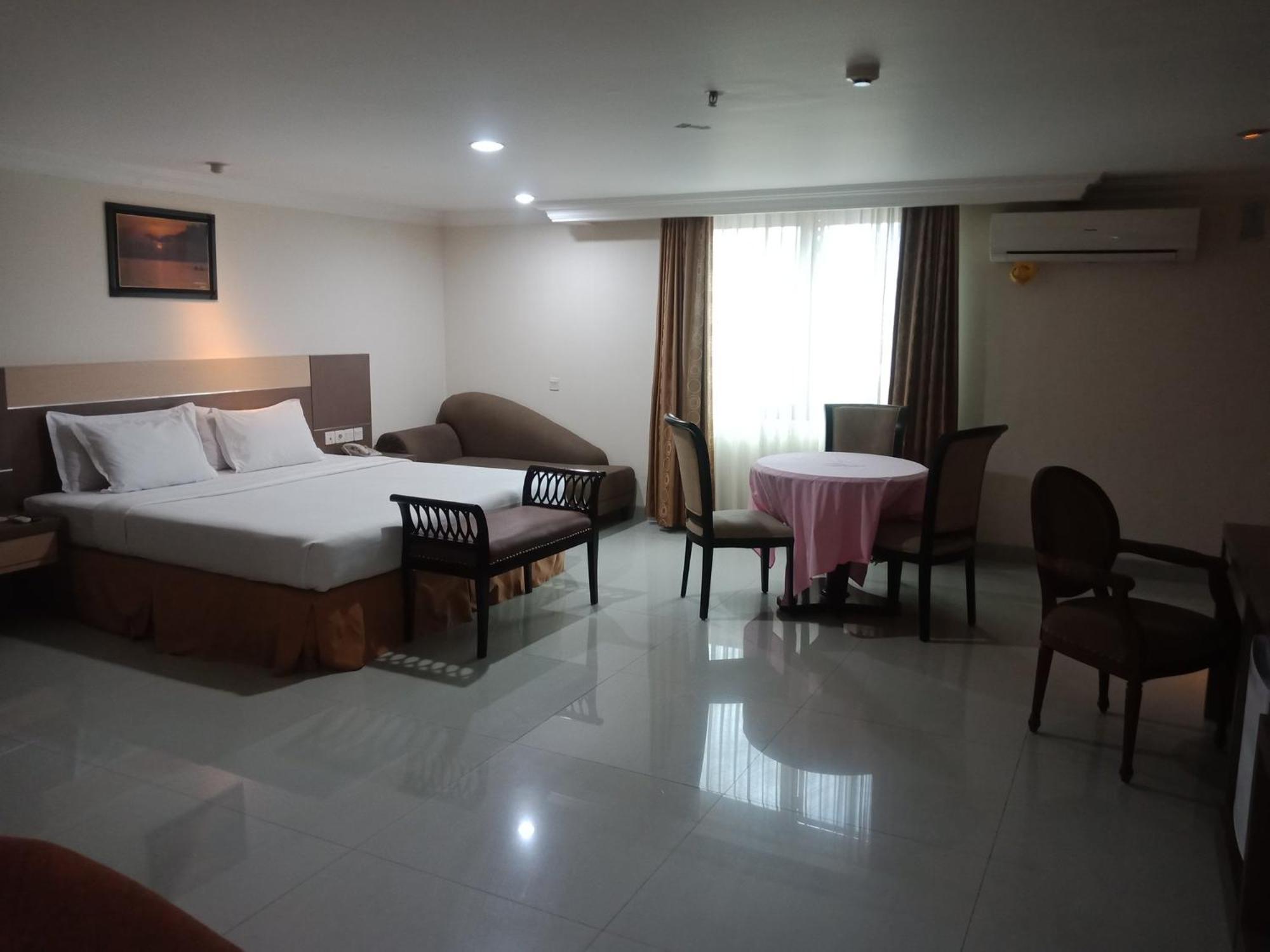 Manise Hotel อัมบอน ภายนอก รูปภาพ