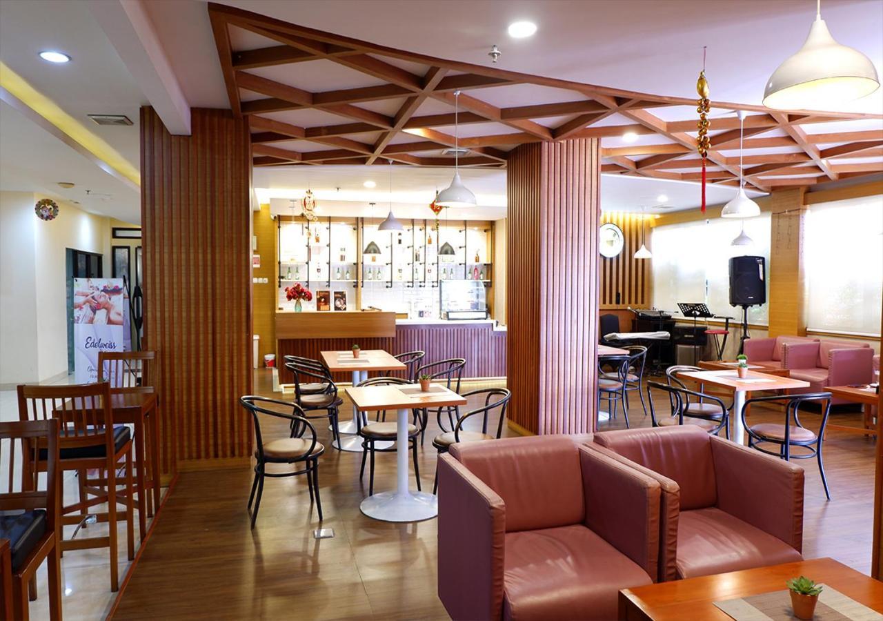 Manise Hotel อัมบอน ภายนอก รูปภาพ