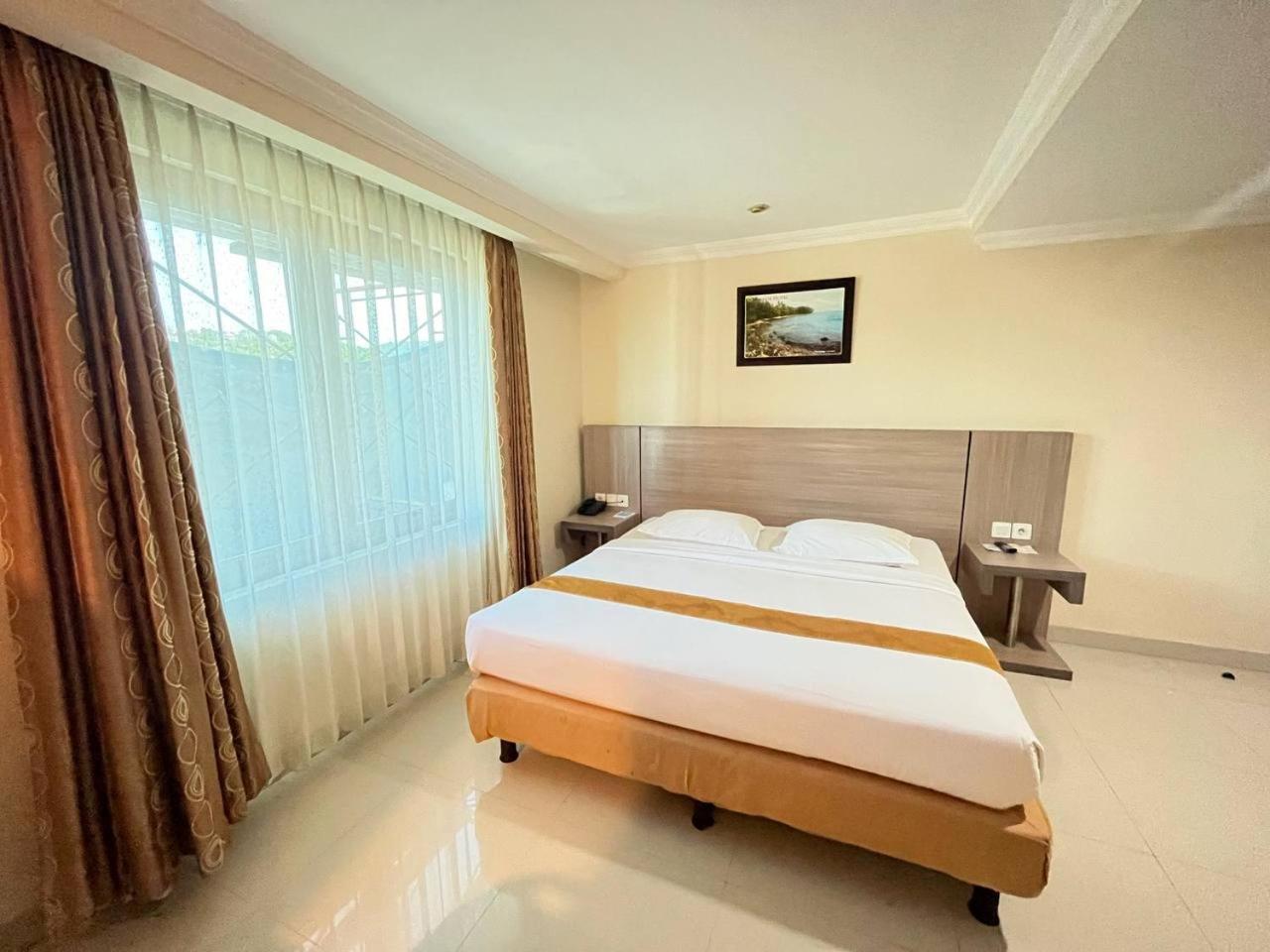Manise Hotel อัมบอน ภายนอก รูปภาพ