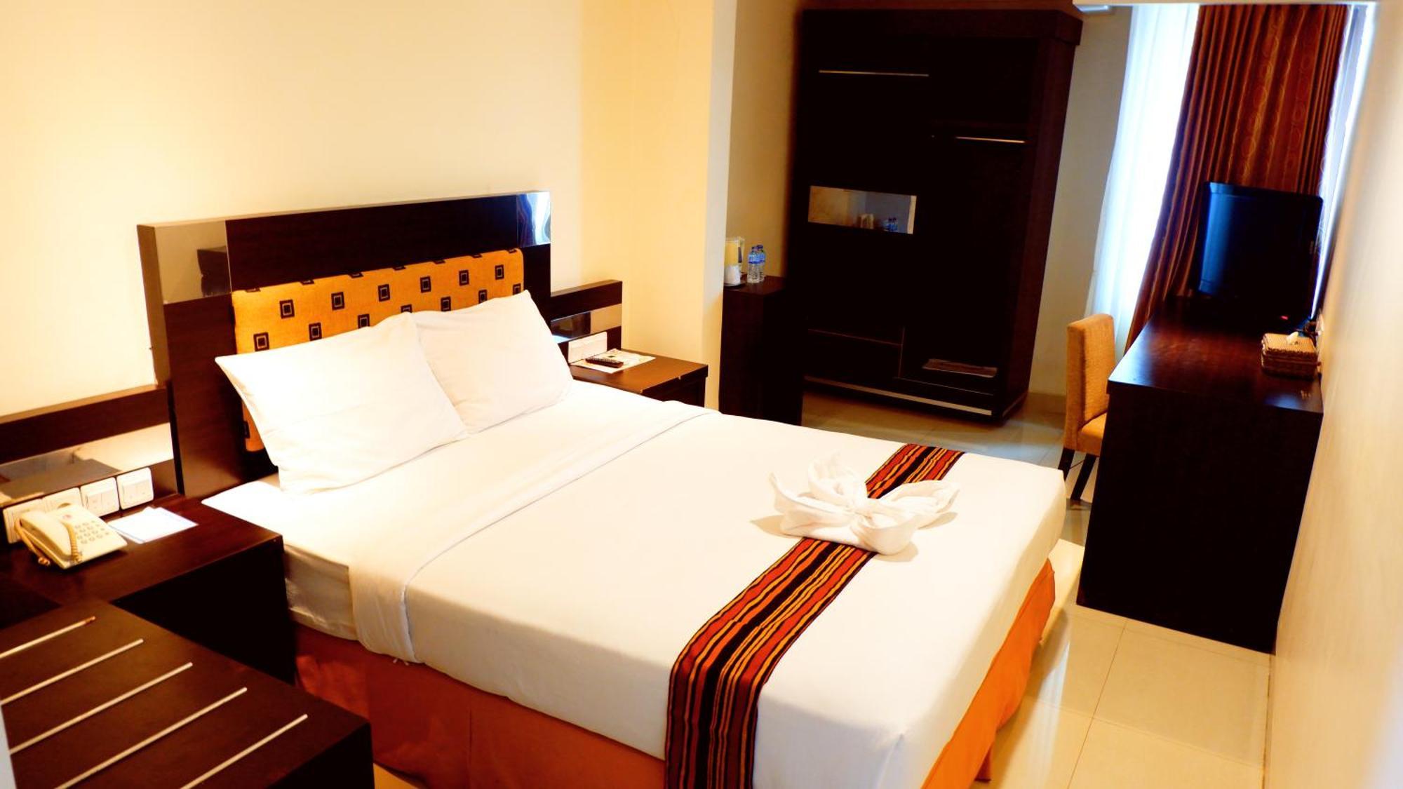 Manise Hotel อัมบอน ภายนอก รูปภาพ