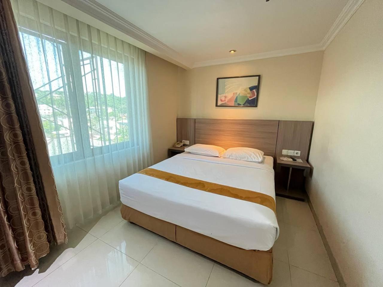 Manise Hotel อัมบอน ภายนอก รูปภาพ